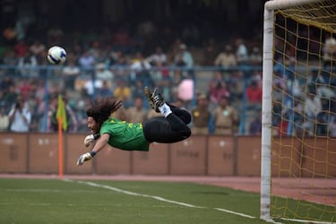 ?Qu fue de Higuita?: 'El Loco' que hizo historia en Wembley