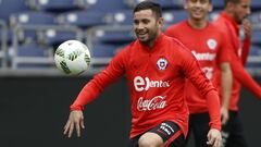 Agente de Eugenio Mena reconoce negociaciones con la U