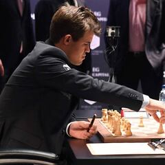 Equilibrio total entre Carlsen y Karjakin tras una partida eterna