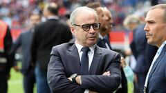 Luís Campos, director deportivo del Celta y del PSG, en el Parque de los Príncipes durante el partido entre el equipo parisino y el Troyes disputado el pasado sábado, día 29 de octubre.