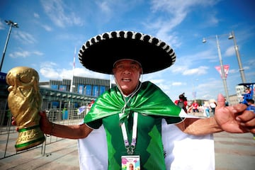 Los rostros de la afición en el México vs Suecia