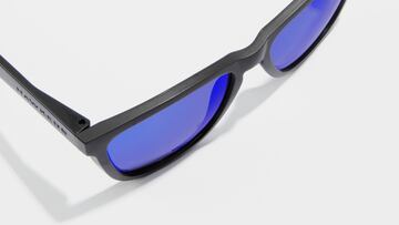 Gafas de sol polarizadas Hawkers One negras y azules para hombre y mujer