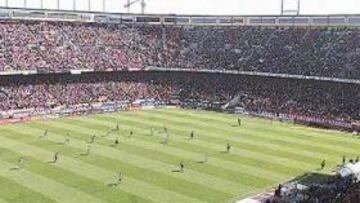 <b>DÍAS CONTADOS. </b>El Vicente Calderón ya ha sido vendido en parte y el acuerdo para el traslado a La Peineta está en marcha.