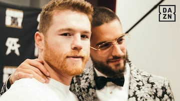 El cantante colombiano fue parte del círculo íntimo del peleador mexicano momentos antes de salir a pelear contra el estadounidense Daniel Jacobs