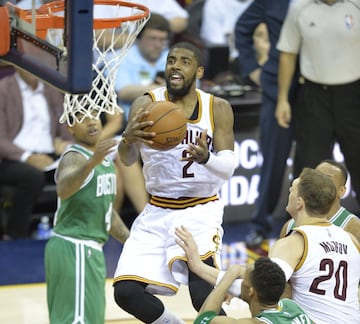 Irving debutó en unos PlayOffs en 2015 jugando en primera ronda contra los Celtics, precisamente el equipo al que se marchó en verano de 2017.