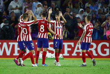 0-2. Joao Félix celebró el segundo gol.