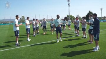 Gran ovación en Las Rozas para despedir a los jugadores de la 'burbuja paralela'