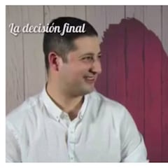 First Dates: le rechaza por ser de Podemos y Echenique le busca novia