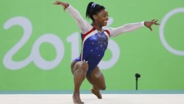 Simone Biles, compitiendo en los Juegos Olímpicos de Río 2016.