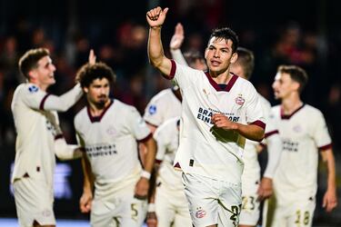 Hirving Lozano on target again for PSV