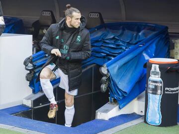 Gareth Bale se dirige al banquillo de los suplente en el &uacute;ltimo Cl&aacute;sico.