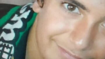 Una madre busca la bufanda del Betis de su hijo fallecido