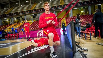 Alberto D&iacute;az, base de la Selecci&oacute;n, antes del partido contra Ucrania en las Ventanas.