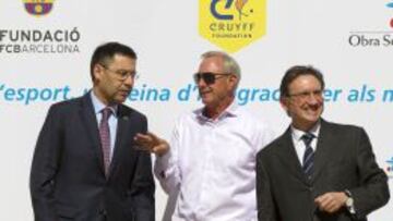 Bartomeu, con Cruyff.