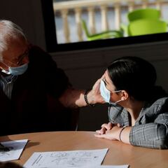 When a husband dies does the wife get his Social Security?