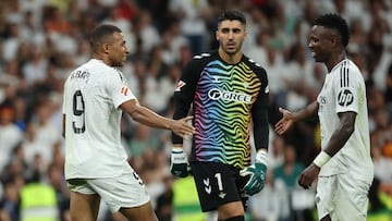 Rui Silva, entre Mbappé y Vinicius.