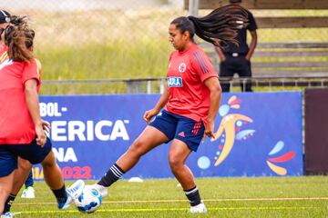 La Selección Colombia Femenina sigue preparando el partido ante Ecuador por Copa América. Las dirigidas por Nelson Abadía volvieron a los trabajos de campo.