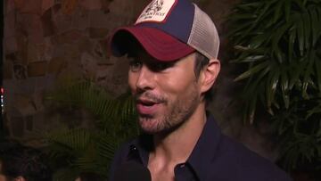 Enrique Iglesias en una breve entrevista con ESPN en la que desvela que es seguidor del Real Madrid pero que, hasta su adolescencia, su equipo favorito era el Barcelona.