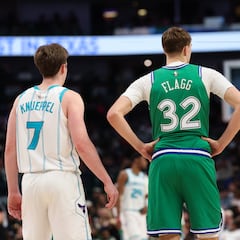 Flagg wins rookie battle with 49-point show: “that’s the best player that’s played against us all season”