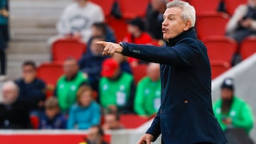PALMA, 13/01/2024.- El entrenador del Mallorca, el mexicano Javier Aguirre, durante el partido de LaLiga entre el Mallorca y el Celta que se disputa este s¨¢bado en el estadio de Son Moix. EFE/CATI CLADERA