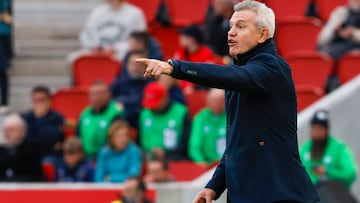 PALMA, 13/01/2024.- El entrenador del Mallorca, el mexicano Javier Aguirre, durante el partido de LaLiga entre el Mallorca y el Celta que se disputa este sábado en el estadio de Son Moix. EFE/CATI CLADERA
