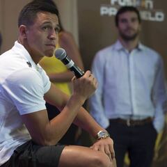 El gesto de Alexis que nadie entiende en Francia: Marsella le envía otro mensaje