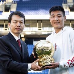 Wu Lei vuelve al origen bañado otra vez en oro