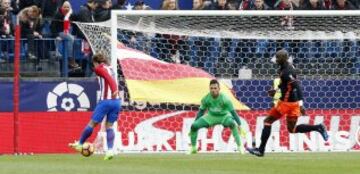 Griezmann marca el 1-0.