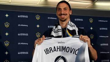 CARSON, CA - MARCH 30: Zlatan Ibrahimovic #9 of the Los Angeles Galaxy holds his jersey during a press conference at StubHub Center on March 30, 2018 in Carson, California.   Jayne Kamin-Oncea/Getty Images/AFP
 == FOR NEWSPAPERS, INTERNET, TELCOS &amp; TE