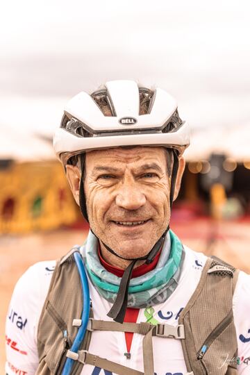 Abel Antón, dos veces Campeón del Mundo de Maratón, durante la segunda etapa.