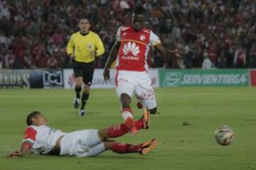 Con un doblete de Luis Páez y un gol de penal de Miguel Borja, Santa Fe venció 3-0 a Cortuluá en El Campín.