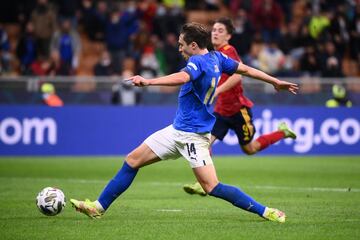 1-2. Lorenzo Pellegrini marca el primer gol tras una asistencia de Federico Chiesa.