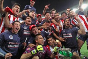 Guadalajara venció en penales a Morelia en una noche llena de magia en el estadio Chivas. ¡Aquí tienes las fotos para el recuerdo!