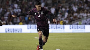 Edson Álvarez no llegaría al Rennes de la Ligue 1