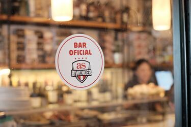 Biwenger AS convierte las servilletas de bar en contratos para fichar 