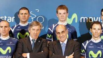 Luis Abril, con el equipo.