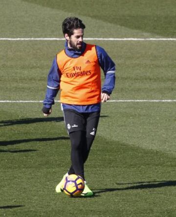 Durante el entrenamiento jugaron un partidillo, y Bale apunta a titular.
