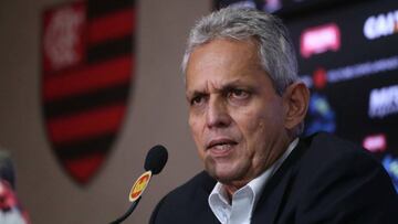 El director técnico colombiano Reinaldo Rueda en rueda de prensa del Flamengo