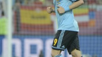 Fernando Torres es uno de los cinco apercibidos de sanción al ver la tarjeta amarilla en el primer partido de esta Eurocopa.