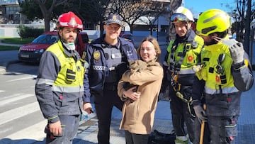 La historia de Coco, el gato superviviente del incendio de Valencia que vuelve con su familia