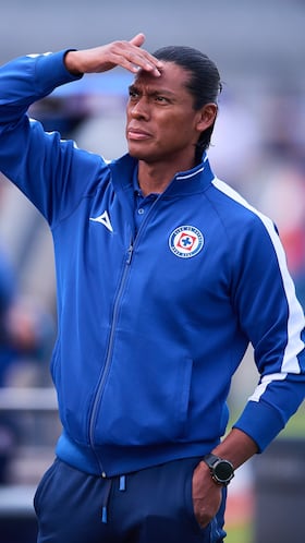 Joel Huiqui Assistant coach of Cruz Azul during the 3rd round match between Cruz Azul and Puebla as part of the Liga BBVA MX, Torneo Clausura 2025 at Olimpico Universitario Stadium, on January 25, 2025 in Mexico City, Mexico.