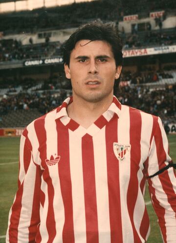 Comenzó en el Bilbao Athletic en la temporada 1984-85 para subir al primer equipo en la 1987-88, donde estuvo hasta la 1992-93. Volvería al Athletic Club en la 1997-98 hasta la 2001-02.