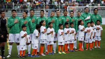 Futbol, Bolivia vs Chile.
Eliminatorias al mundial de Rusia 2018.
El equipo de Bolivia posa para los fotgrafos durante el partido contra Chile por las clasificatorias al mundial de Rusia 2018 en el Estadio Hernando Sales La Paz, Bolivia
05/09/2017