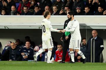 Luka Modric off, Isco on