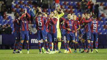 Jugadores del Levante celebran la victoria ante el Nàstic