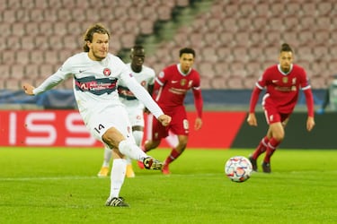 Tras ganar la liga danesa y vencer al Slavia Praha en play-offs, el Midtjylland estuvo presente por primera vez en la fase de grupos de la Champions League. El sorteo les deparó la peor de las suertes, al juntarlos con Liverpool, Atalanta y Ajax. A pesar de quedar cuartos sin ganar ni un solo partido, empataron los dos últimos partidos con un resultado de uno a uno frente a los ‘Orobici’ y los ‘Reds’.