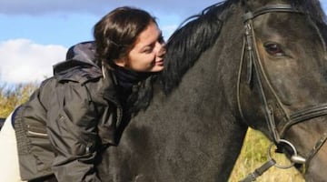 Disfruta de una ruta por la mañana a lomos de un caballo.