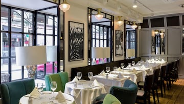 El restaurante de lujo donde comer por menos de 20€ junto a la Gran Vía de Madrid: platos desde 5€ con botella de vino a 10€