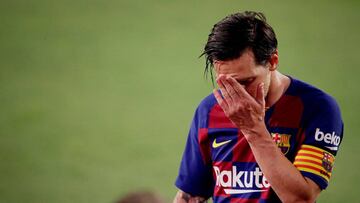 SEVILLA, SPAIN - JUNE 19: Lionel Messi of FC Barcelona during the La Liga Santander match between Sevilla v FC Barcelona at the Estadio Ramon Sanchez Pizjuan on June 19, 2020 in Sevilla Spain (Photo by David S. Bustamante/Soccrates/Getty Images)
