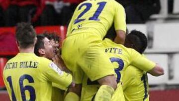 <b>ALEGRÍA AMARILLA. </b>El Villarreal B, otro equipo que sale sonriendo de un triste y gris Nou Estadi.